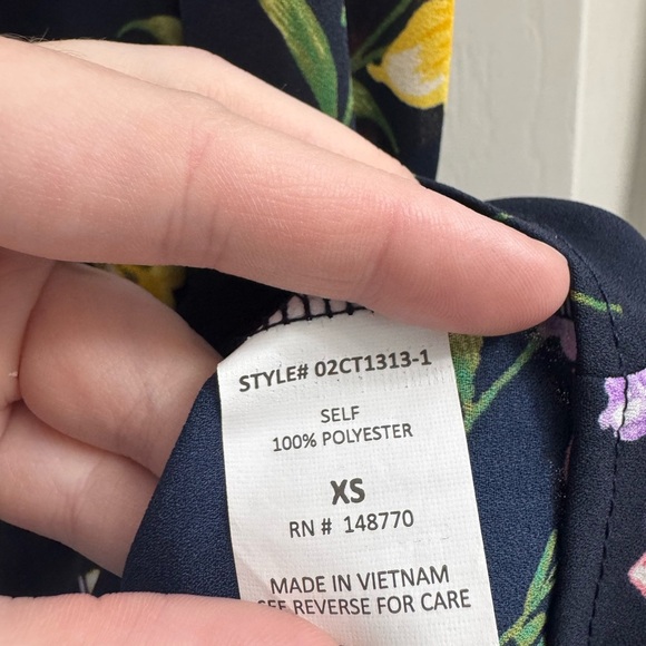 Floral Sleeveless Wrap Top - Picture 5 of 7